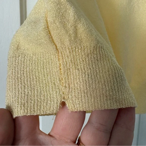 Vintage Yellow Sleeveless Knit Top - Picture 4 of 6